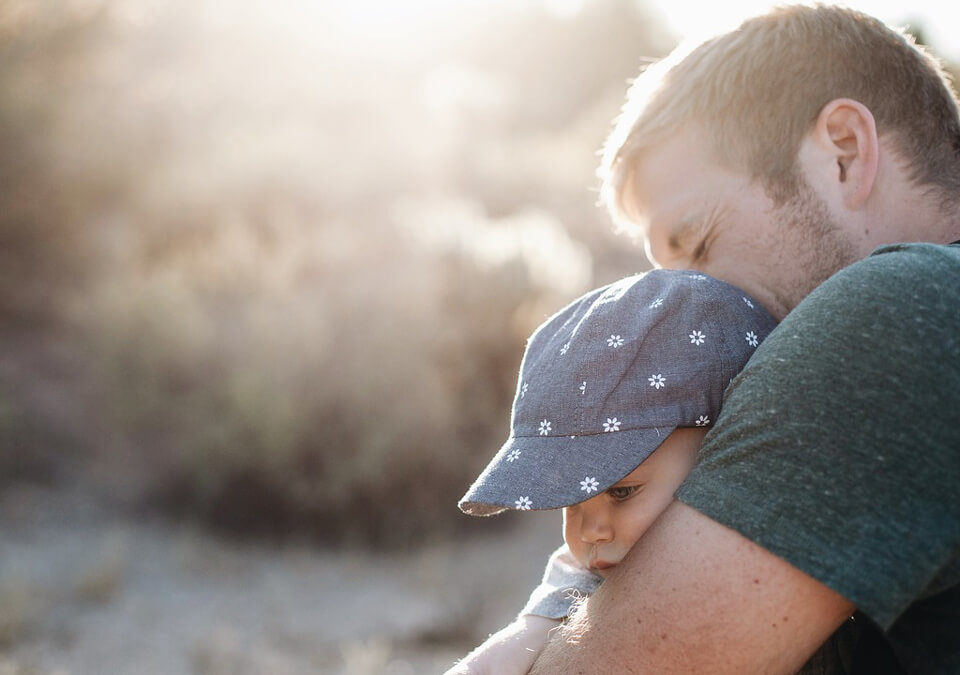 再婚前登記孩子戶口,卻只能歸屬前夫,律師擬訴狀否認婚生子女