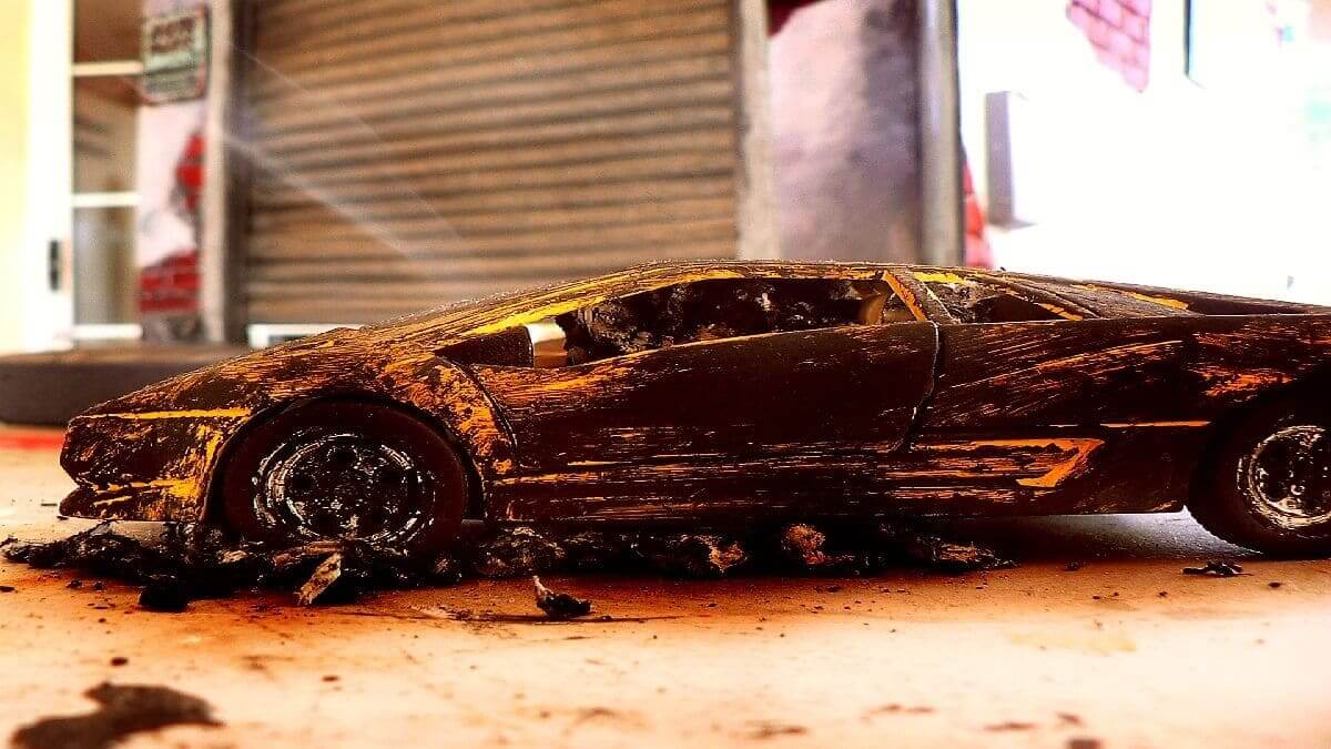 撞到衝出來的老人家過失致死,家屬打民事訴訟求償300萬,委任律師協調壓低賠償