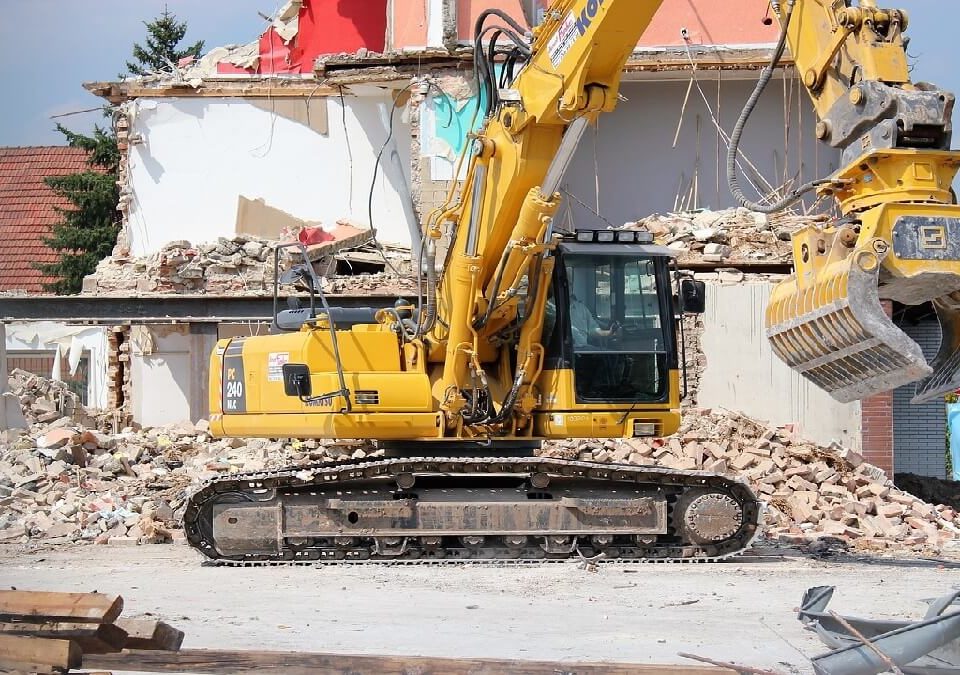 土地被人霸占該怎麼辦?如何請求拆屋還地?