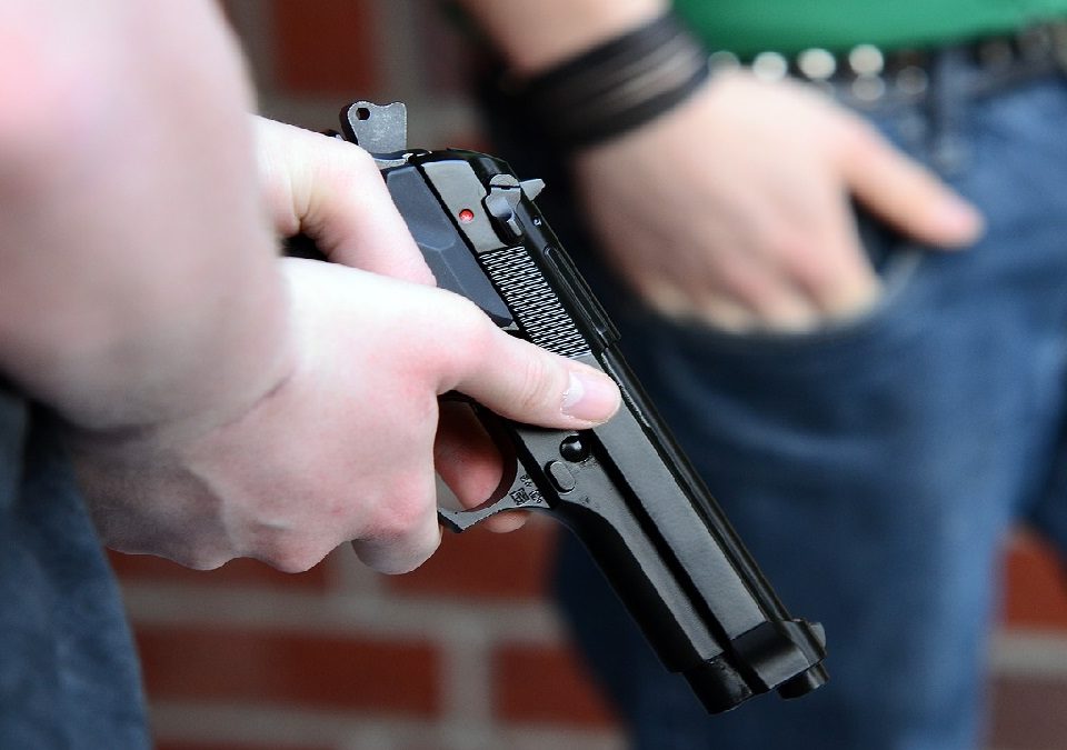 鳴槍恐嚇!違反槍砲彈藥刀械管制條例被重判,託律師上訴獲緩刑