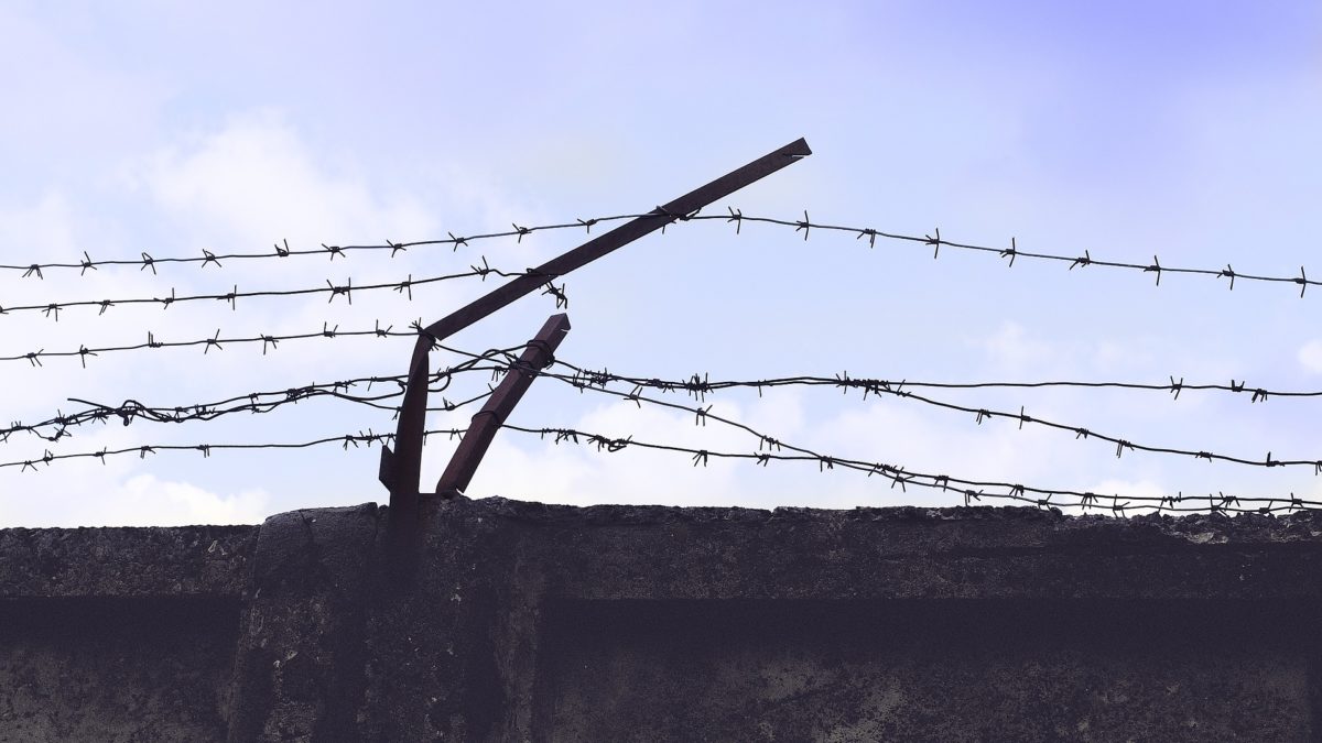 被誣陷製毒！收押禁見沒消息？聘律師接見後成功交保和家人團圓！│好律師免費法律諮詢