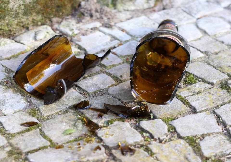 家暴可以離婚嗎?夫嫌妻工作拋頭露面出言恐嚇,聘律師家暴訴請離婚成功!