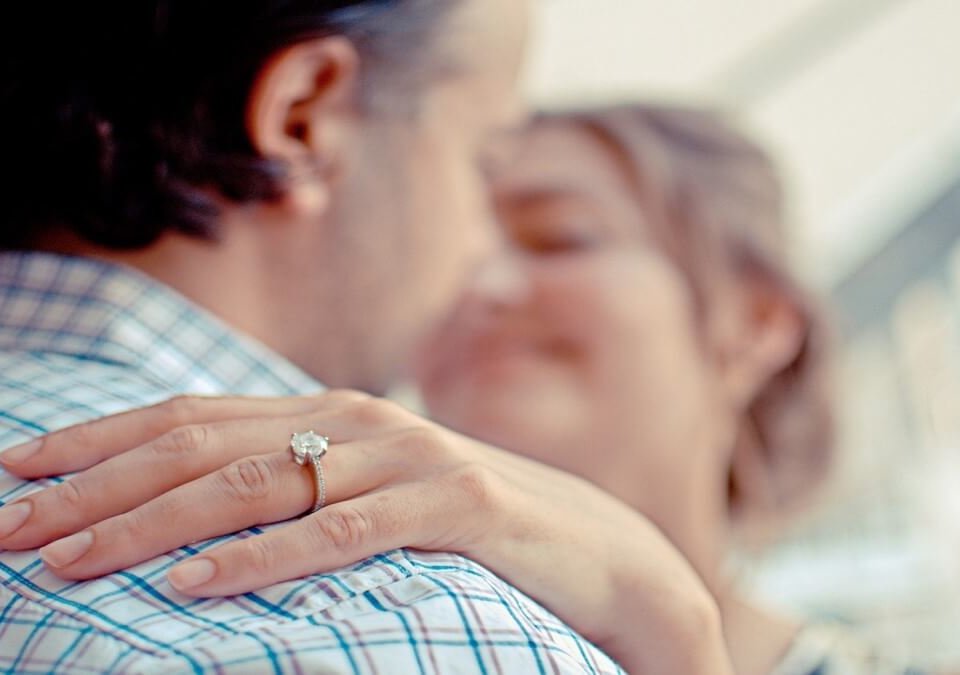 人妻外遇與小王國外蜜月!夫心碎求償侵害配偶撫慰金