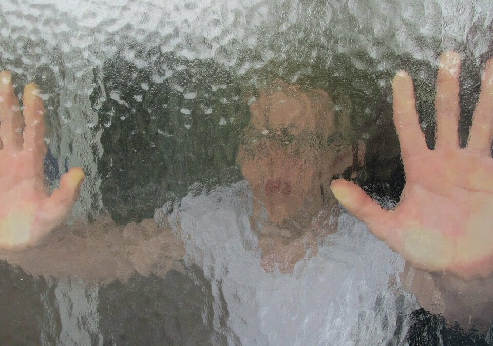 恐怖同居人糾纏不休、揚言跟監!男身心受創委請律師聲請保護令